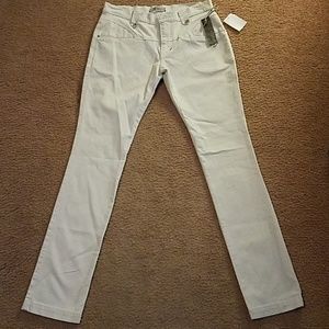 NWTS STRETCH DYLAN JEANS. SIZE 4.